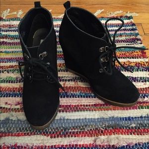 Black Steve Madden booties